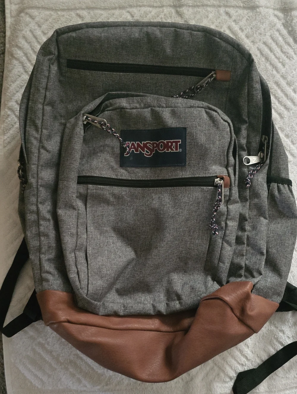 JanSport Men's Gray Backpack with Leather Base